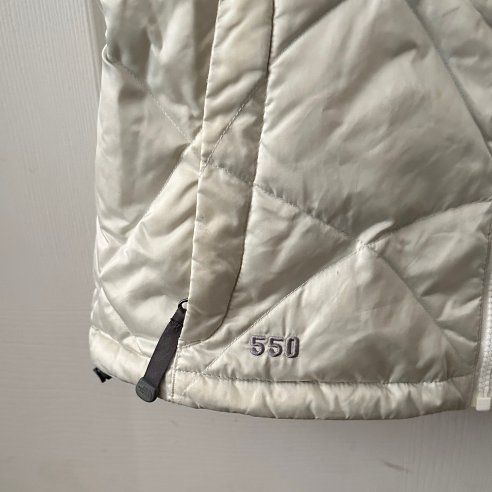 The North Face Women's Off-White Quilted Vest EUC - Picture 2 of 5